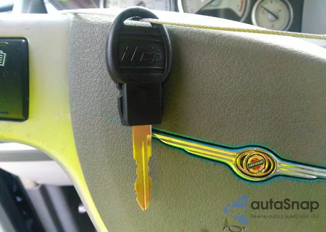 2008 Chrysler Town & Country Touring from USA, damaged, VIN 2A8HR54P18R773387